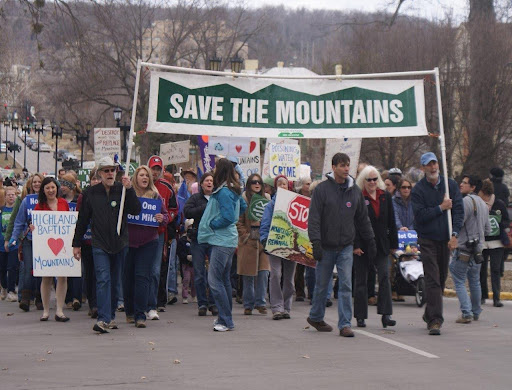 Kentuckians for the Commonwealth draws on decades of organizing to protect Pine Mountain.